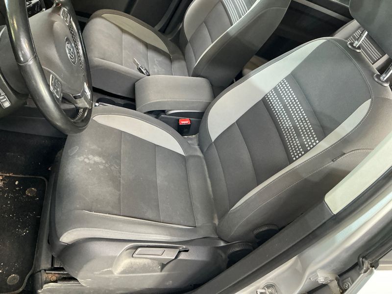 Volkswagen Touran 1.6 TDI Life BlueMotion Tech 2013 – снимка 27