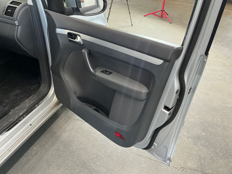 Volkswagen Touran 1.6 TDI Life BlueMotion Tech 2013 – снимка 34