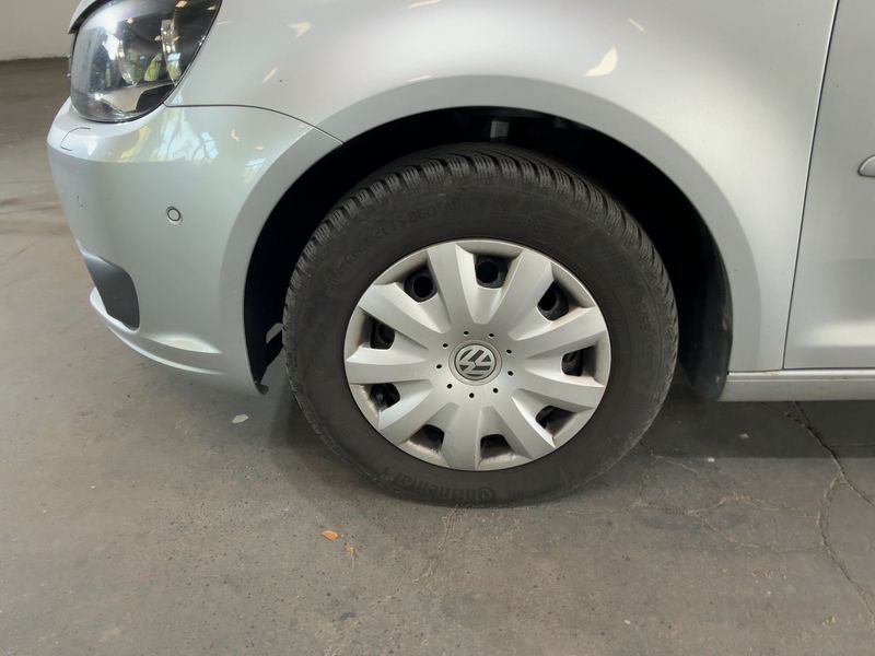 Volkswagen Touran 1.6 TDI Life BlueMotion Tech 2013 – снимка 3