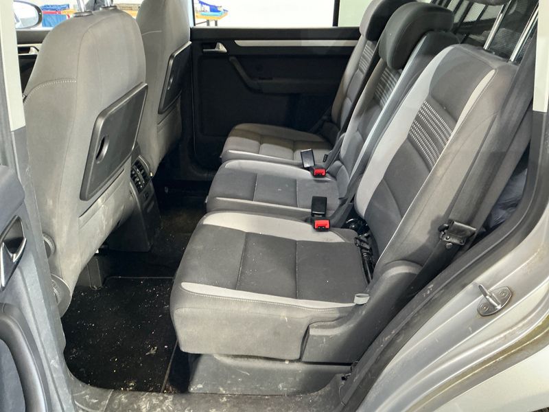 Volkswagen Touran 1.6 TDI Life BlueMotion Tech 2013 – снимка 32
