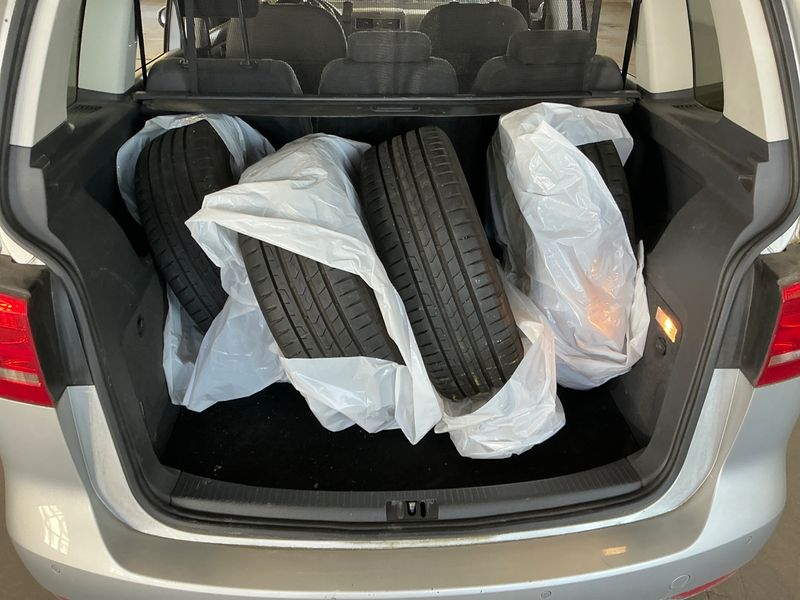 Volkswagen Touran 1.6 TDI Life BlueMotion Tech 2013 – снимка 38