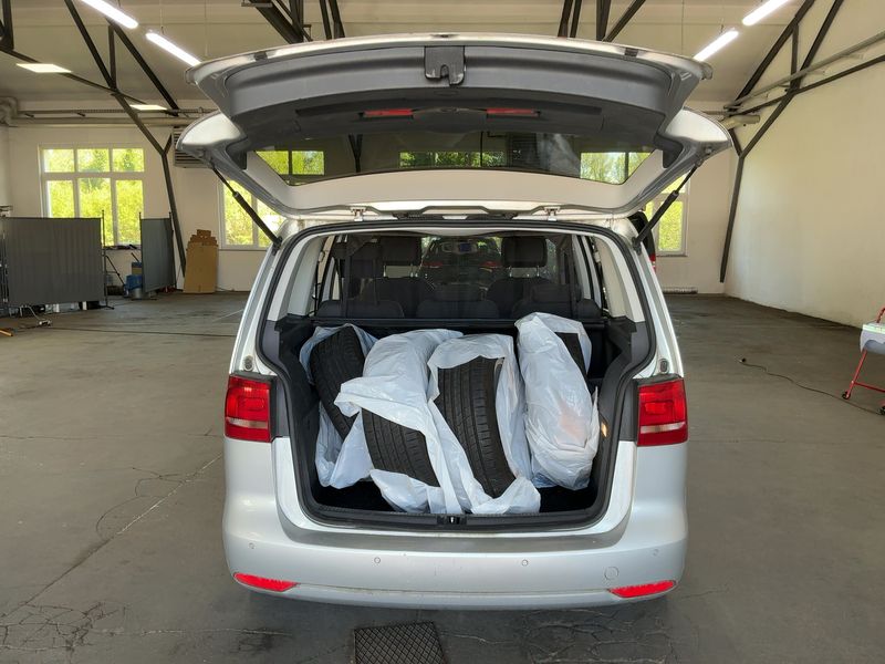 Volkswagen Touran 1.6 TDI Life BlueMotion Tech 2013 – снимка 16