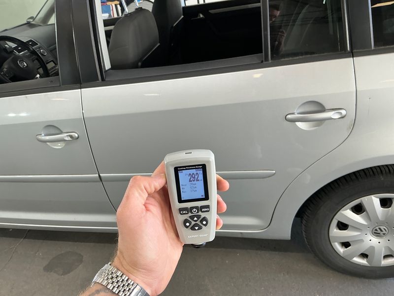 Volkswagen Touran 1.6 TDI Life BlueMotion Tech 2013 – снимка 41