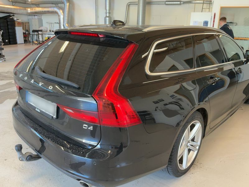Volvo V90 2.0 D4 Momentum 2018 – снимка 8