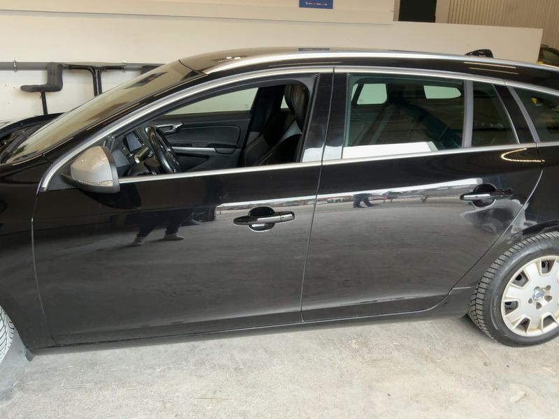 Volvo V60 2.0 D5 Momentum 2015 – снимка 4