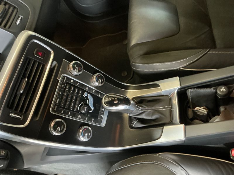 Volvo V60 2.0 D5 Momentum 2015 – снимка 27