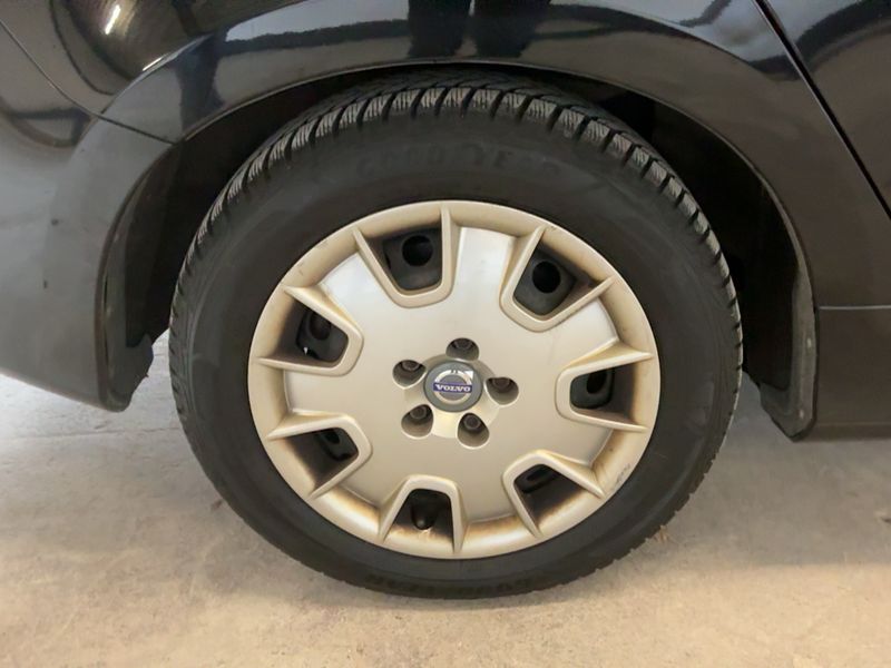 Volvo V60 2.0 D5 Momentum 2015 – снимка 9