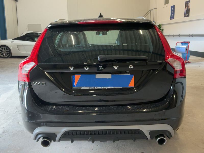 Volvo V60 2.0 D5 Momentum 2015 – снимка 7