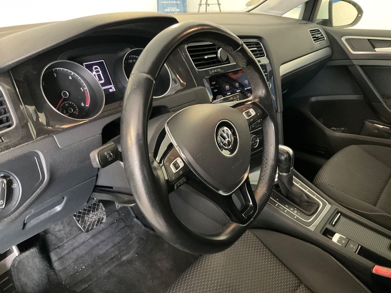 Volkswagen Golf VII 1.6 TDI Business BlueMotion Tech 2019 – снимка 22