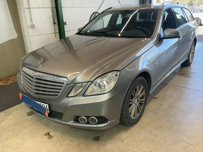 Mercedes-Benz E-Klasse E 200 CGI T BlueEfficiency Elegance 2011 – снимка 1