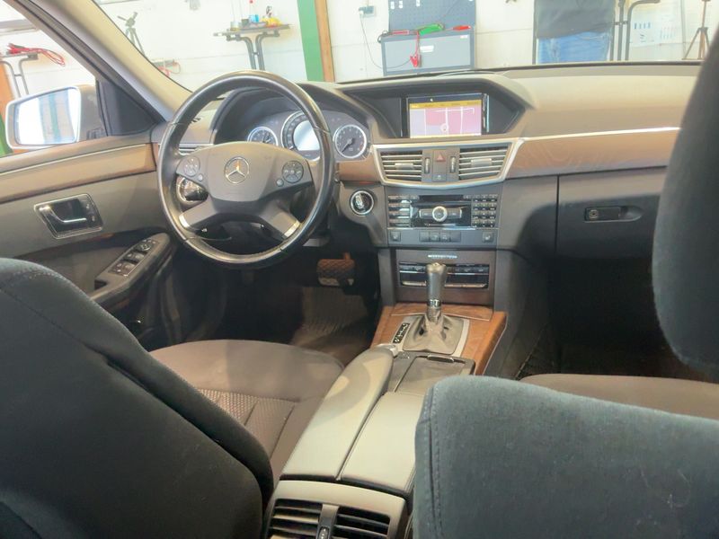 Mercedes-Benz E-Klasse E 200 CGI T BlueEfficiency Elegance 2011 – снимка 17