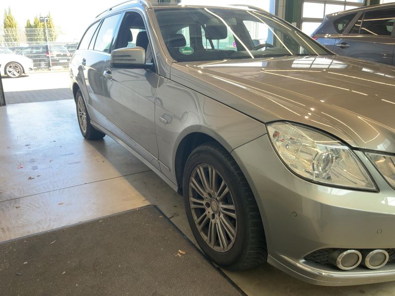 Mercedes-Benz E-Klasse E 200 CGI T BlueEfficiency Elegance 2011 – снимка 12