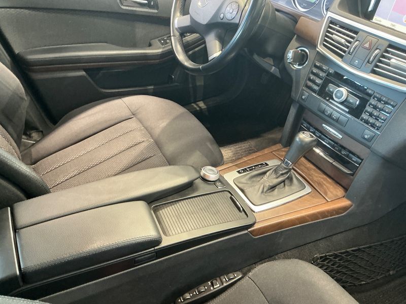 Mercedes-Benz E-Klasse E 200 CGI T BlueEfficiency Elegance 2011 – снимка 24
