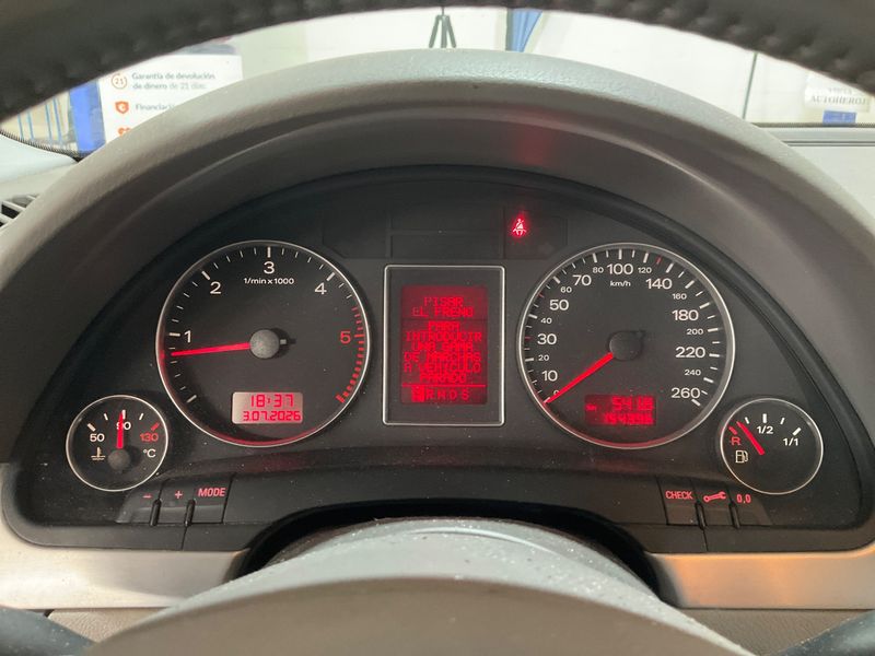 Audi A4 2.5 V6 TDI 2006 – снимка 4