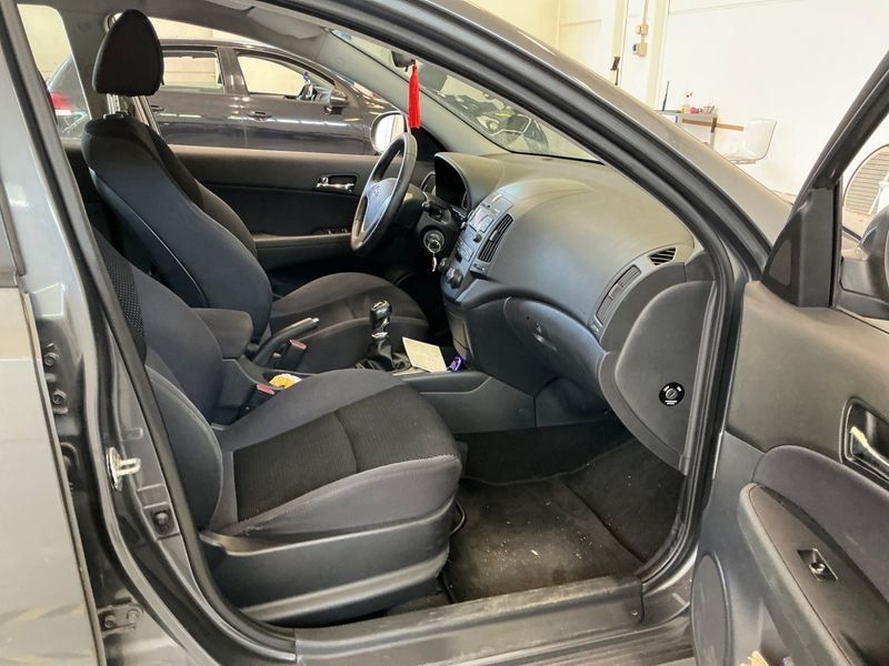 Hyundai i30 1.4 Comfort 2011 – снимка 3