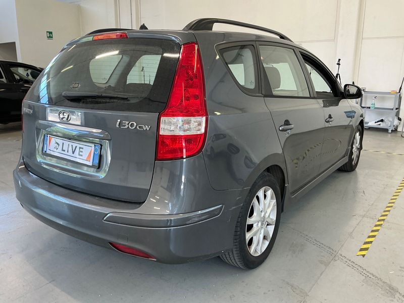 Hyundai i30 1.4 Comfort 2011 – снимка 2
