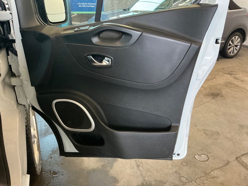 Nissan NV300 2.0 dCi L1H1 2,7t PREMIUM 2021 – снимка 24