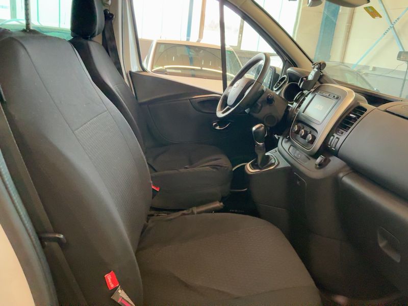 Nissan NV300 2.0 dCi L1H1 2,7t PREMIUM 2021 – снимка 17