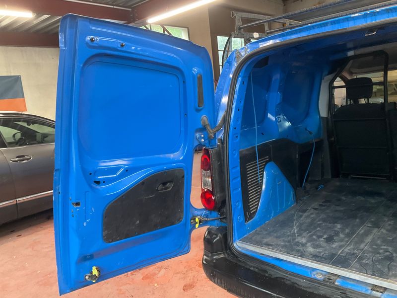 Peugeot Partner 1.6 Blue-HDi L1 Premium Pack 2017 – снимка 33