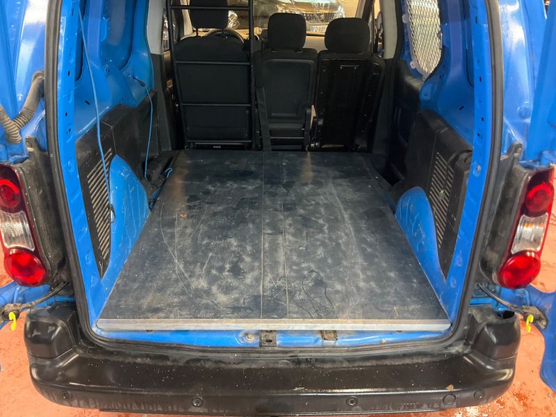 Peugeot Partner 1.6 Blue-HDi L1 Premium Pack 2017 – снимка 35