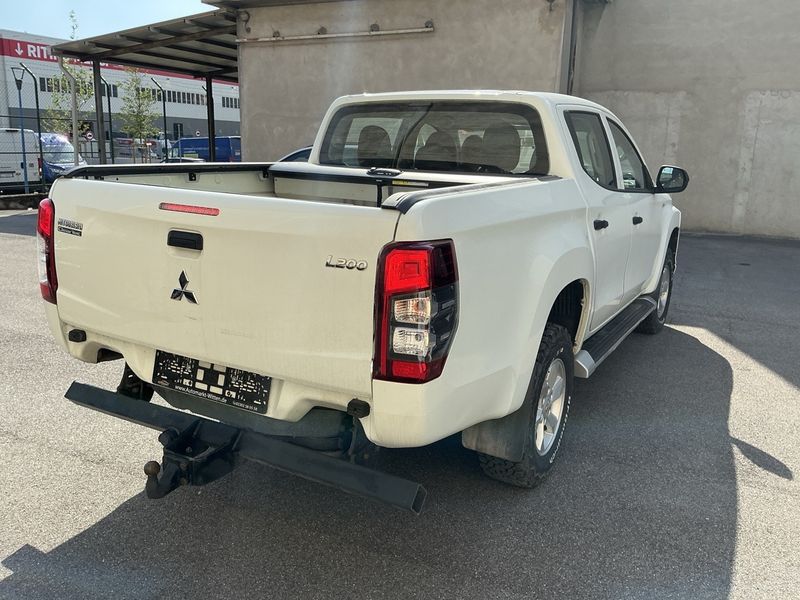 Mitsubishi L 200 2.2 DI-D Doppelkabine 4WD 2021 – снимка 8