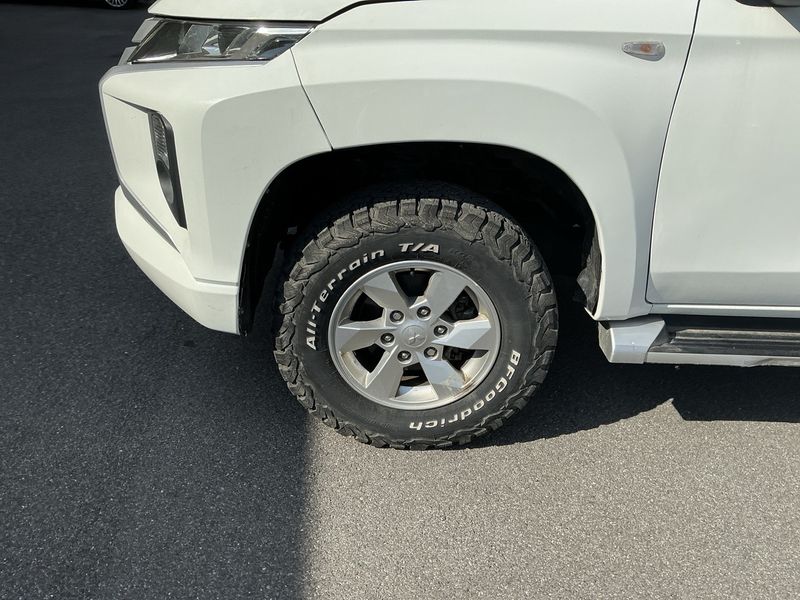 Mitsubishi L 200 2.2 DI-D Doppelkabine 4WD 2021 – снимка 3