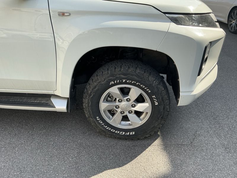 Mitsubishi L 200 2.2 DI-D Doppelkabine 4WD 2021 – снимка 11