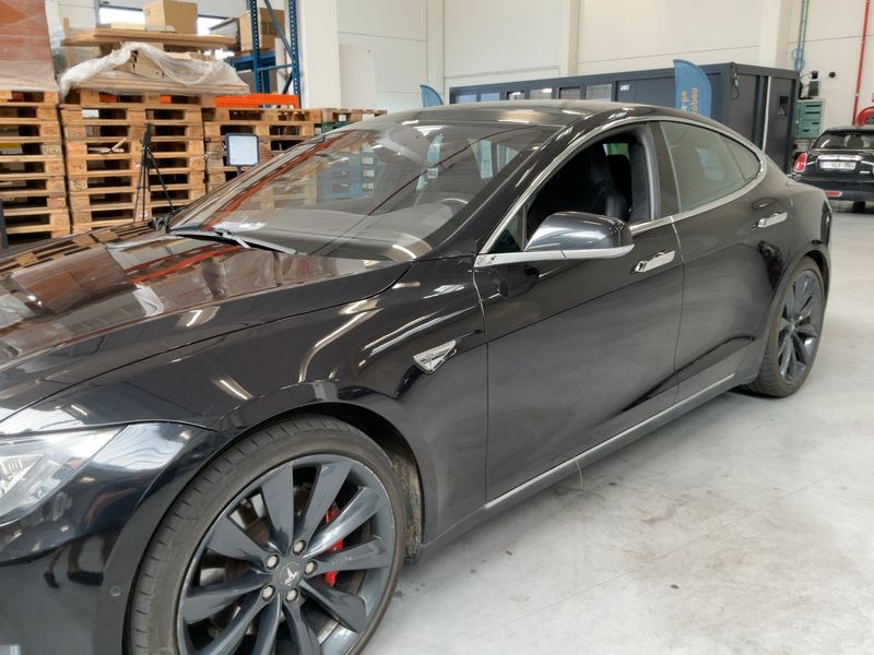 Tesla Model S P85D Performance 2016 – снимка 2
