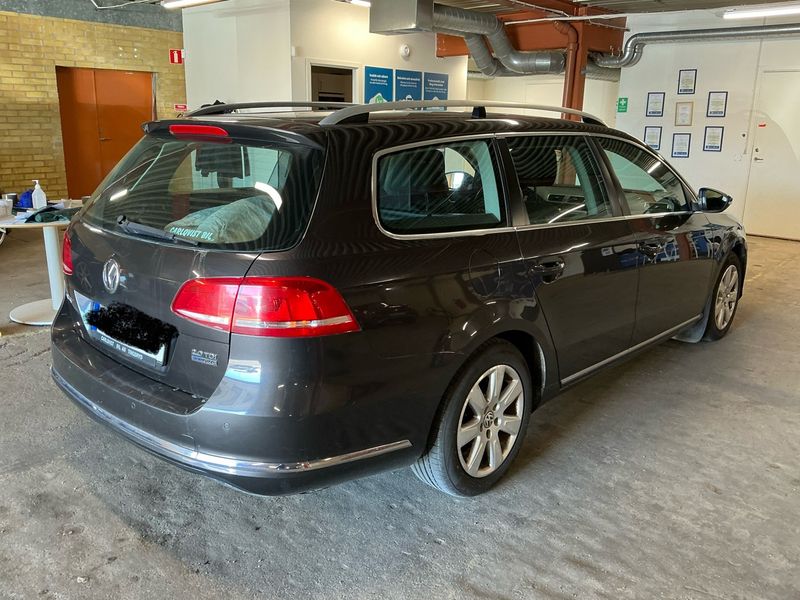 Volkswagen Passat 2.0 TDI Comfortline BlueMotion Tech 2011 – снимка 2