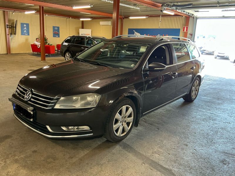 Volkswagen Passat 2.0 TDI Comfortline BlueMotion Tech 2011 – снимка 1
