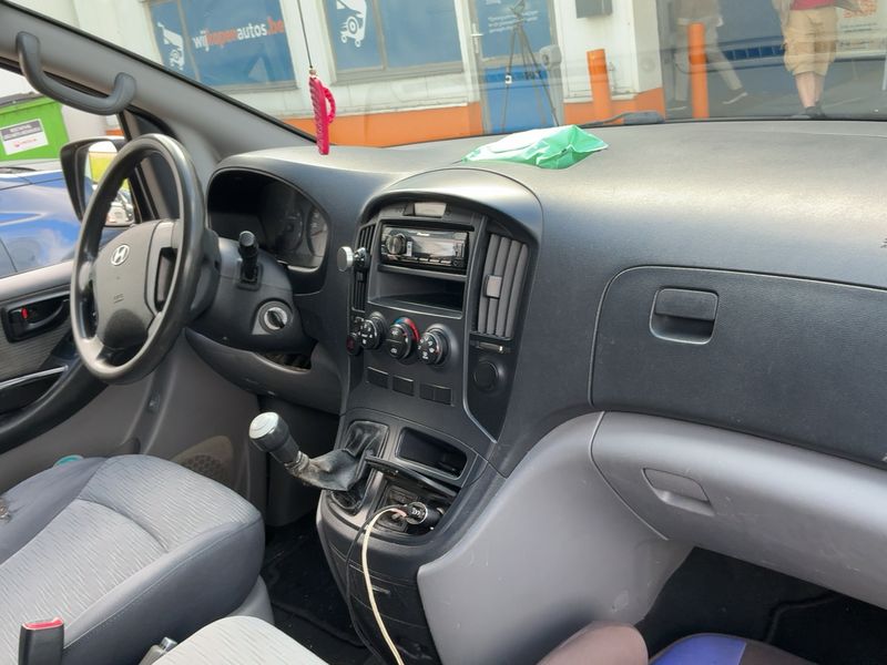 Hyundai H1 2.5 CRDi Travel Classic 2012 – снимка 17
