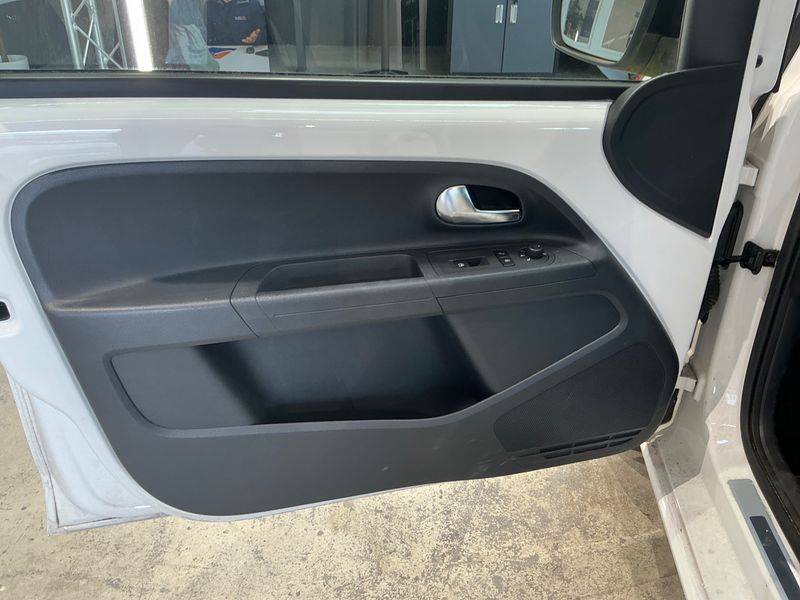 Volkswagen up! 1.0 Cup up! 2015 – снимка 23