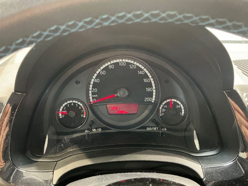 Volkswagen up! 1.0 Cup up! 2015 – снимка 18