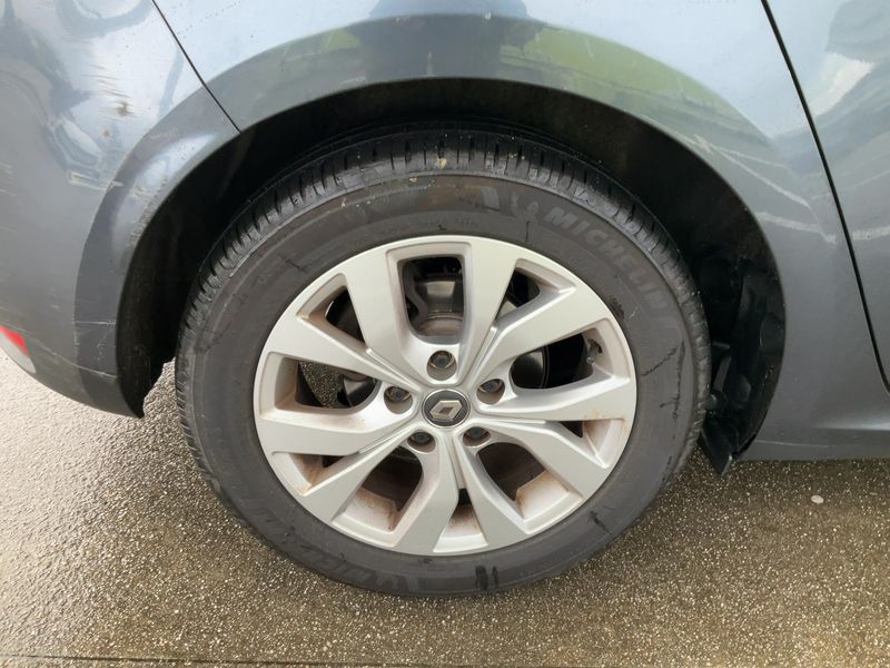Renault Megane 1.5 BLUE dCi Limited 2019 – снимка 9