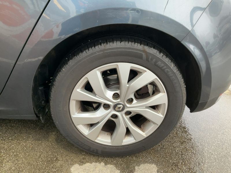 Renault Megane 1.5 BLUE dCi Limited 2019 – снимка 5