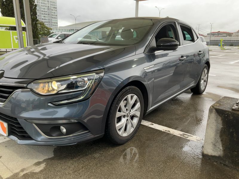 Renault Megane 1.5 BLUE dCi Limited 2019 – снимка 2