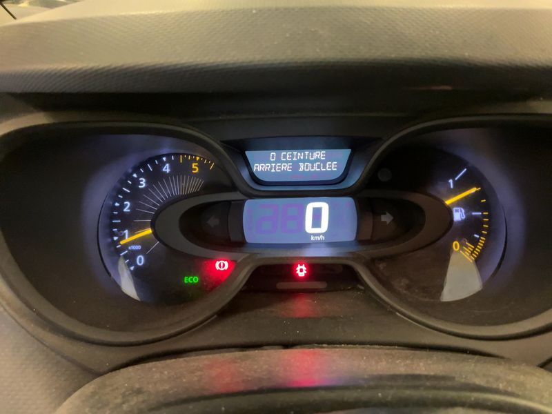 Renault Captur 1.5 dCi Energy Life 2015 – снимка 18