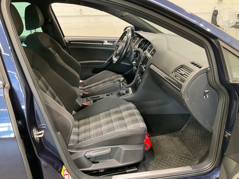 Volkswagen Golf VII 2.0 TDI GTD BlueMotion Tech 2014 – снимка 16