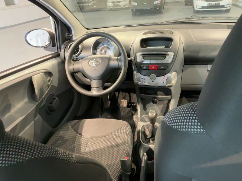 Toyota Aygo 1.0 Cool 2010 – снимка 18