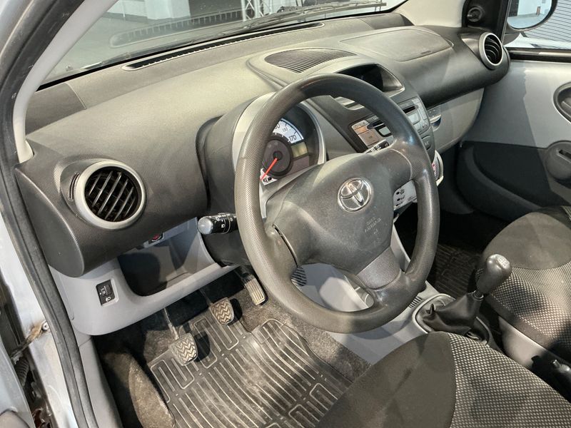 Toyota Aygo 1.0 Cool 2010 – снимка 34