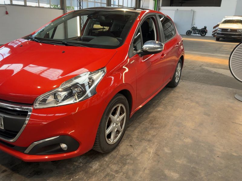 Peugeot 208 1.2 PureTech Style 2017 – снимка 2