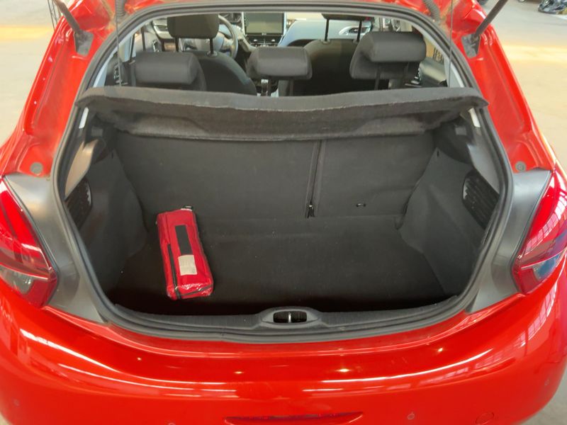 Peugeot 208 1.2 PureTech Style 2017 – снимка 15