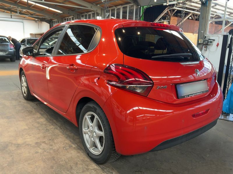 Peugeot 208 1.2 PureTech Style 2017 – снимка 6