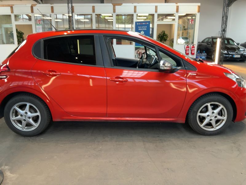 Peugeot 208 1.2 PureTech Style 2017 – снимка 10