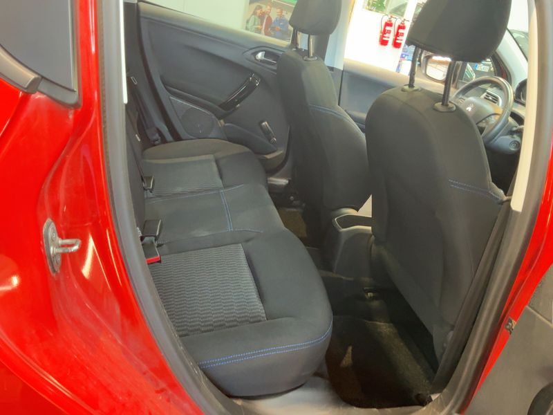 Peugeot 208 1.2 PureTech Style 2017 – снимка 19
