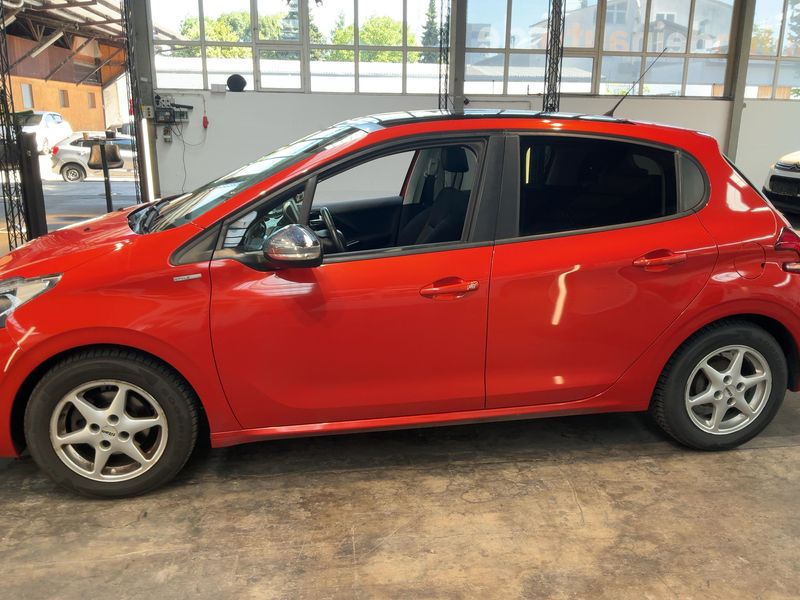 Peugeot 208 1.2 PureTech Style 2017 – снимка 4