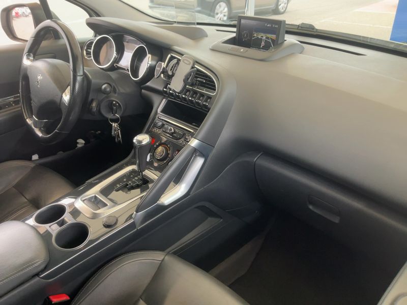 Peugeot 3008 1.6 Blue-HDi Allure 2015 – снимка 16