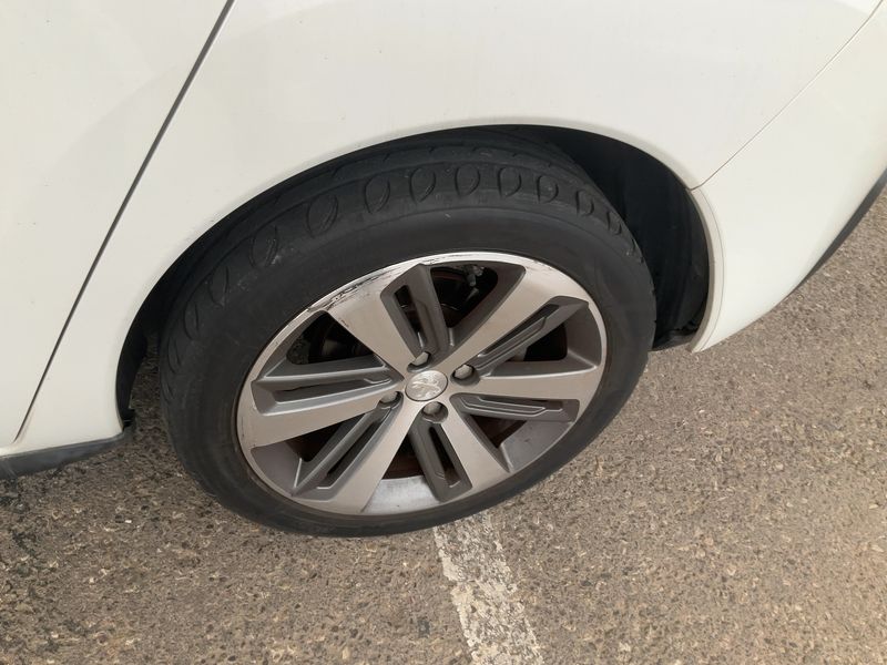 Peugeot 3008 1.6 Blue-HDi Allure 2015 – снимка 5