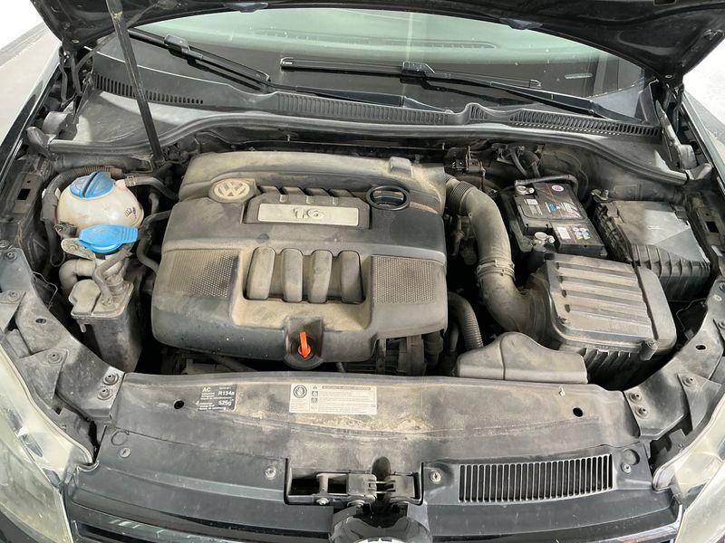 Volkswagen Golf VI 1.6 Trendline 2009 – снимка на щета