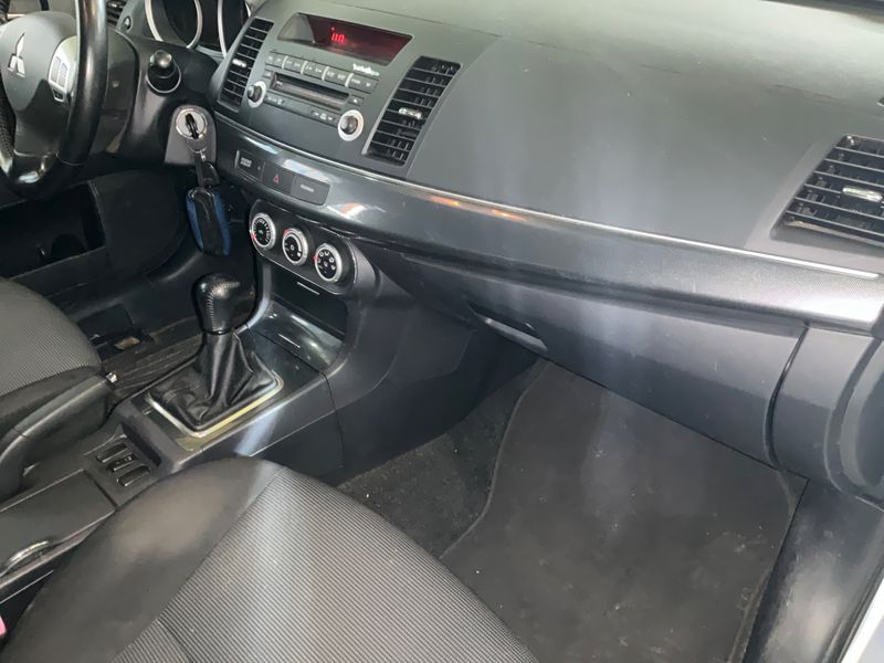 Mitsubishi Lancer 1.8 DOHC Intense 2010 – снимка 31